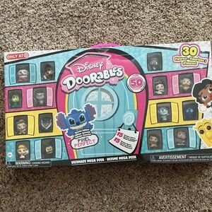 Disney Doorables Ultimate Pixels Mega Peek Set 30:figures